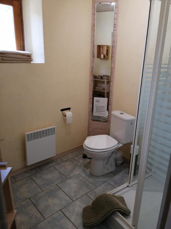 Bed and Breakfast Le Mas De Carrie Parisot  Exterior foto