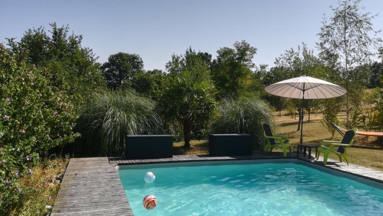 Bed and Breakfast Le Mas De Carrie Parisot  Exterior foto