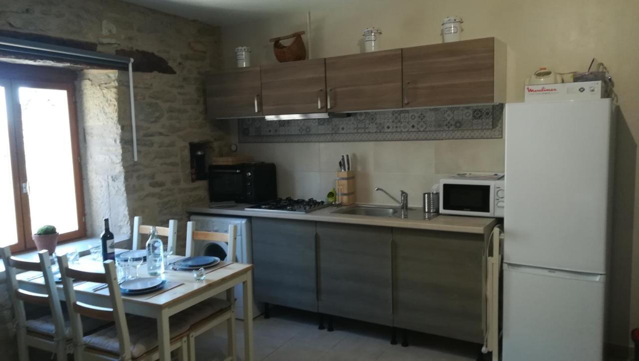 Bed and Breakfast Le Mas De Carrie Parisot  Exterior foto