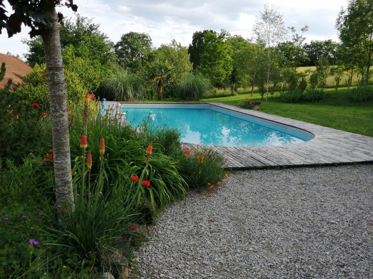 Bed and Breakfast Le Mas De Carrie Parisot  Exterior foto