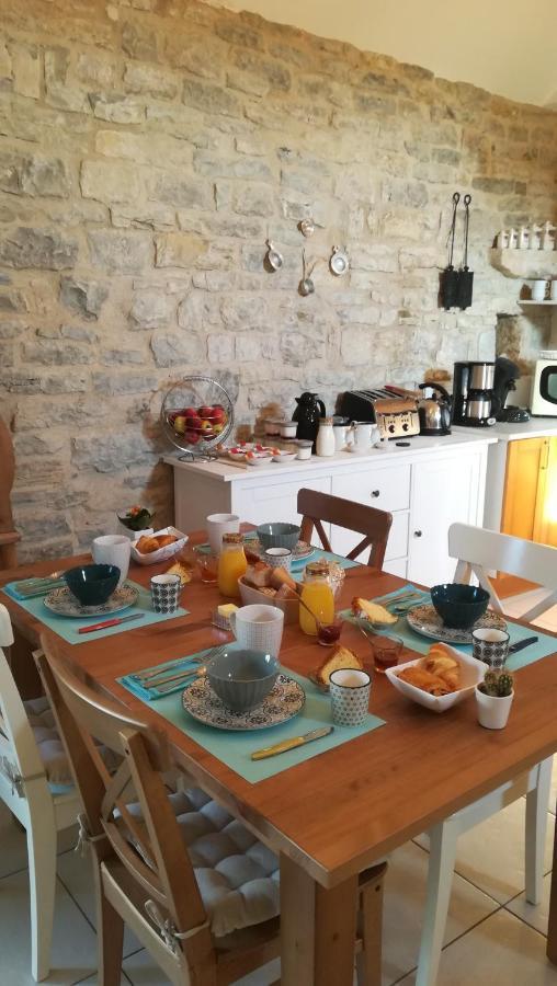 Bed and Breakfast Le Mas De Carrie Parisot  Exterior foto